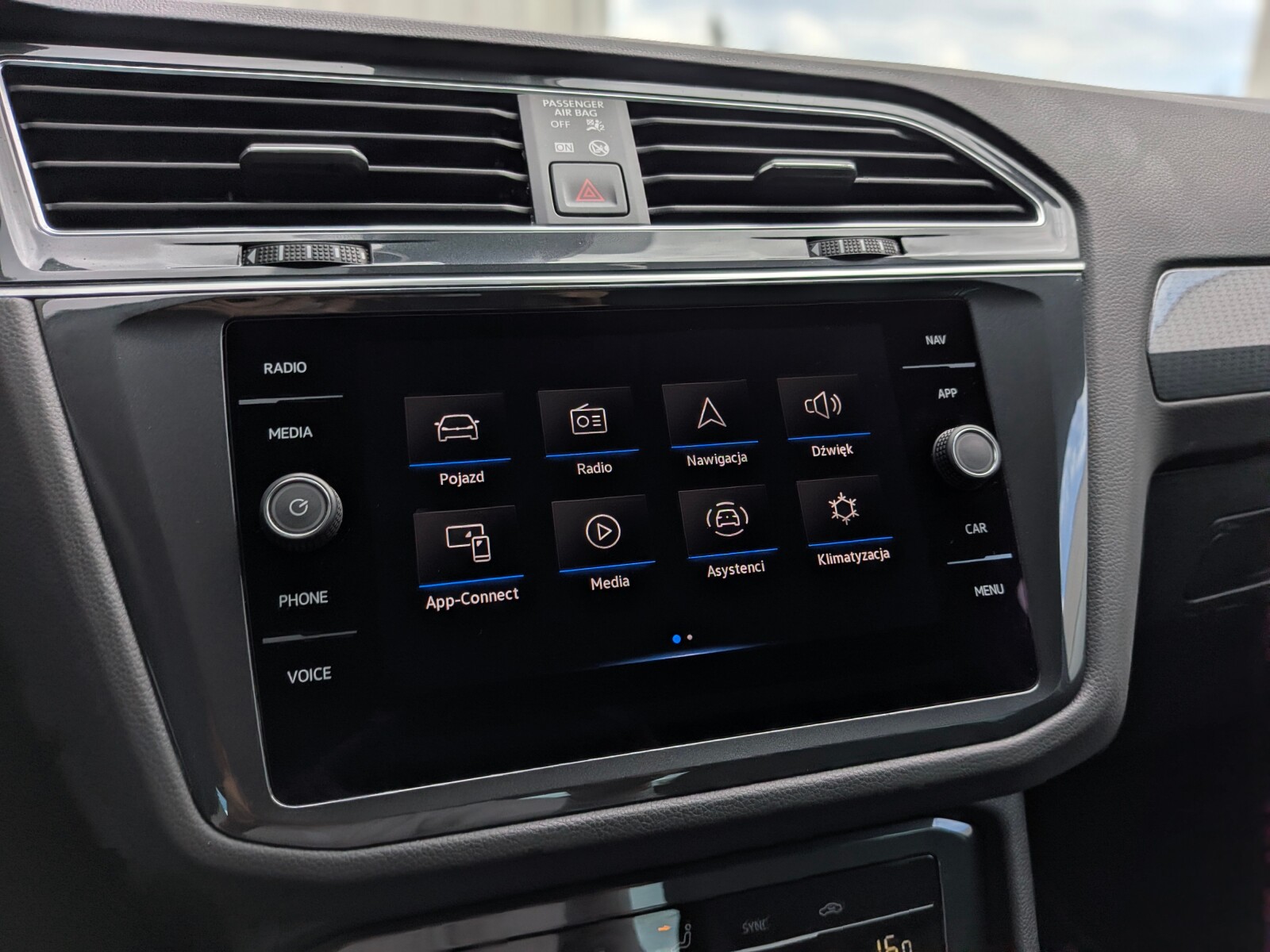 Volkswagen Tiguan - zdjęcie 22