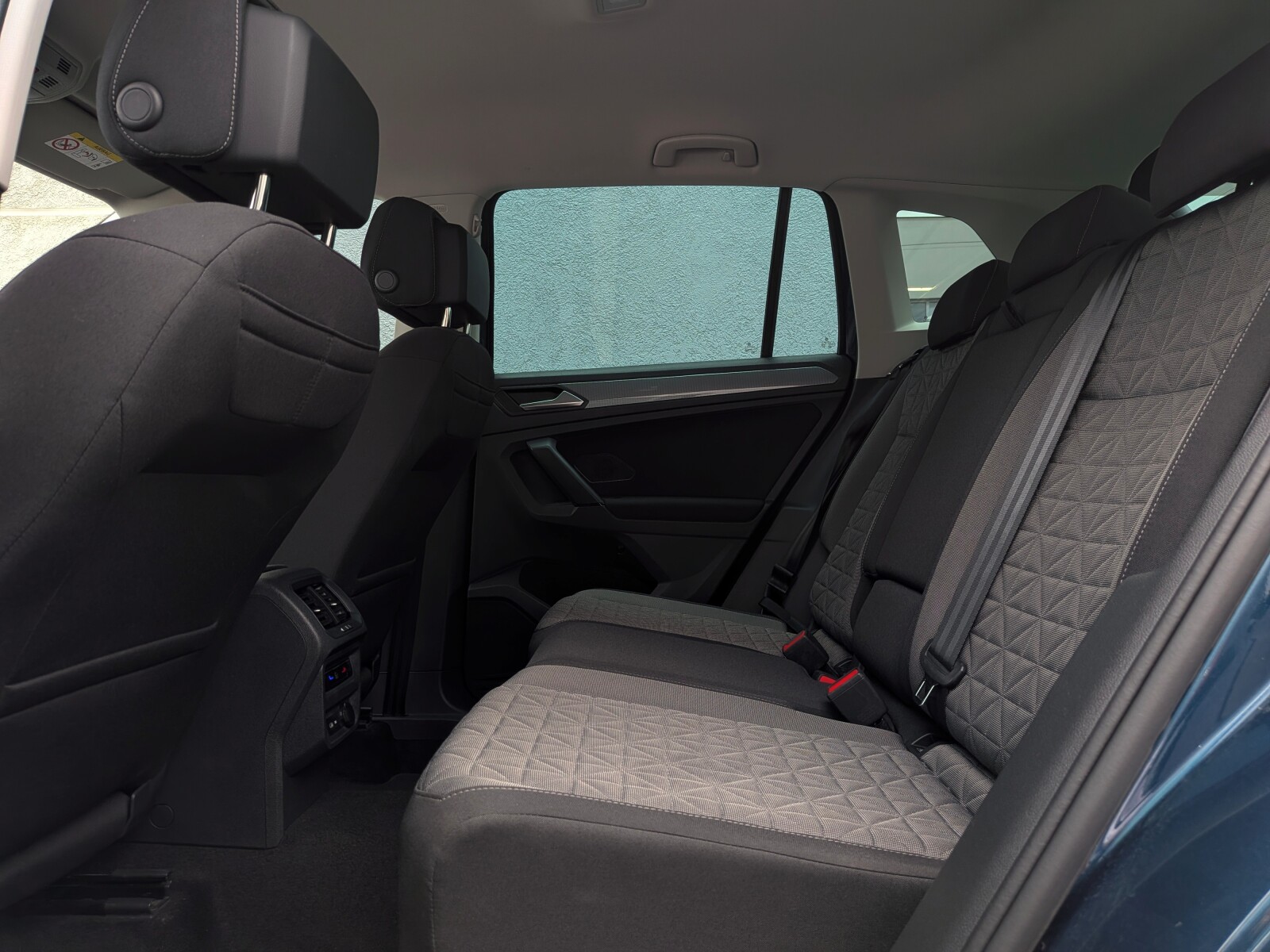 Volkswagen Tiguan - zdjęcie 10