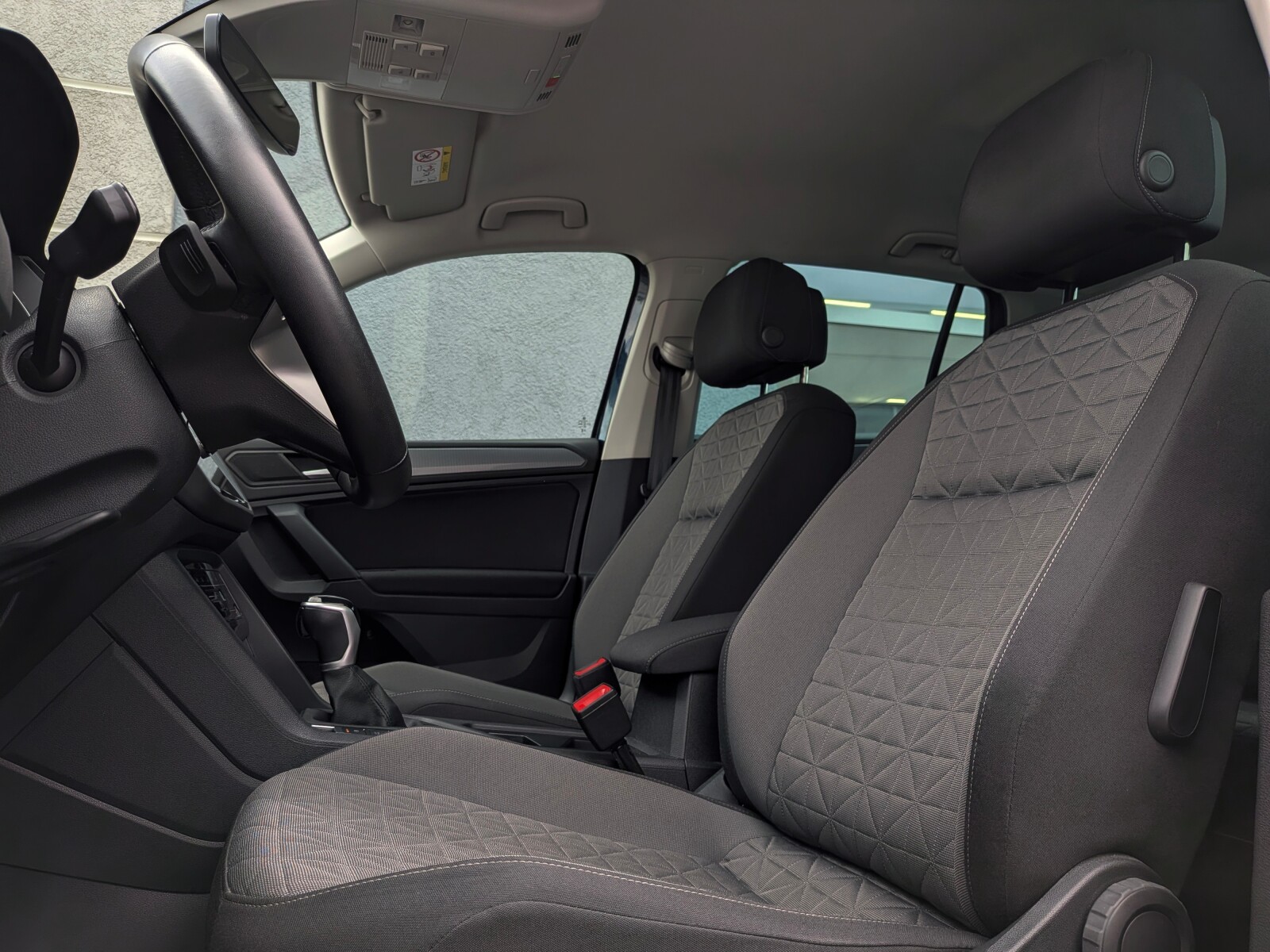 Volkswagen Tiguan - zdjęcie 9