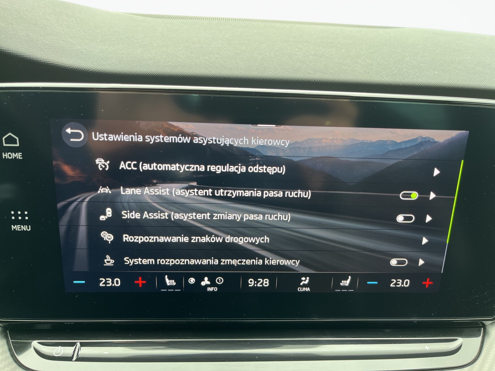 Škoda Octavia Combi - zdjęcie 38