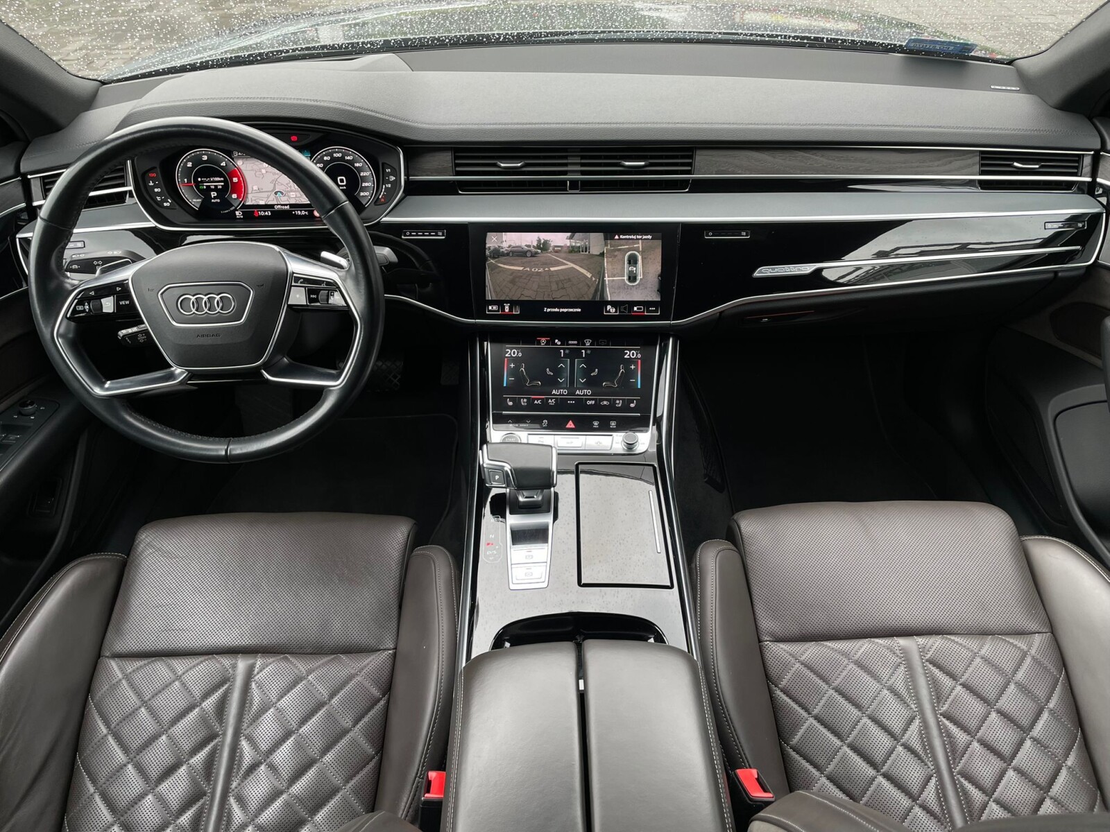 Audi A8 - zdjęcie 15
