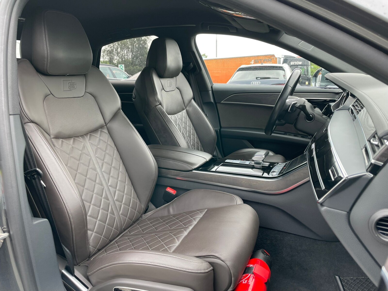 Audi A8 - zdjęcie 24