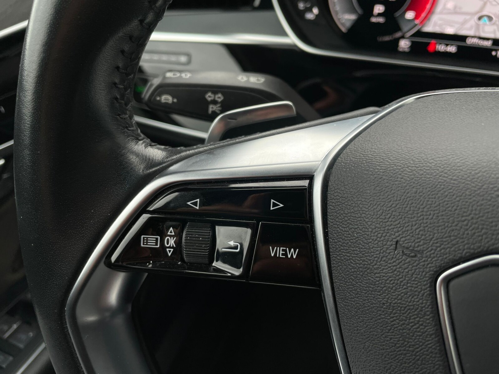 Audi A8 - zdjęcie 25