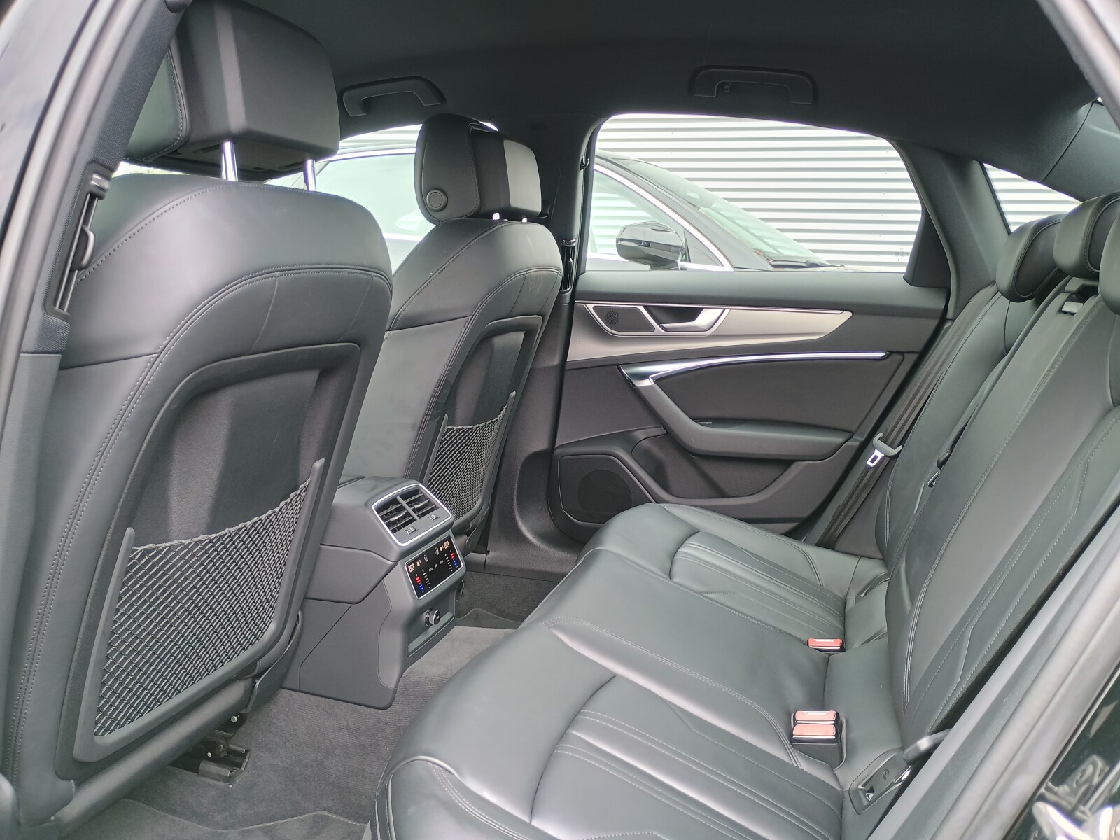 Audi A6 Limousine - zdjęcie 11