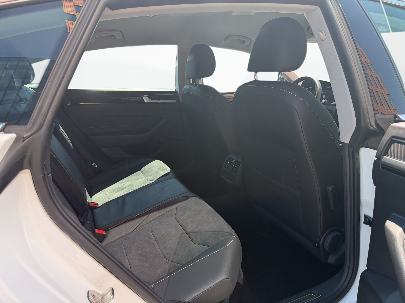 Volkswagen Arteon - zdjęcie 36