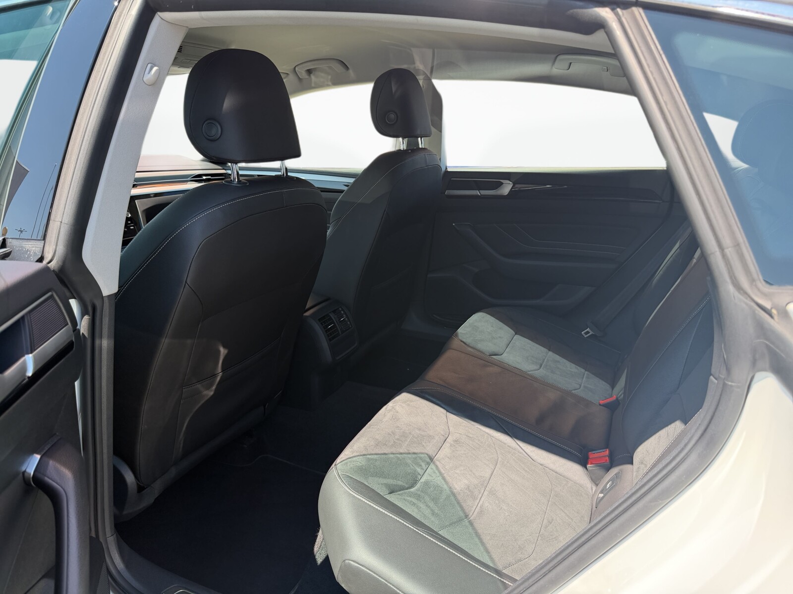 Volkswagen Arteon - zdjęcie 33