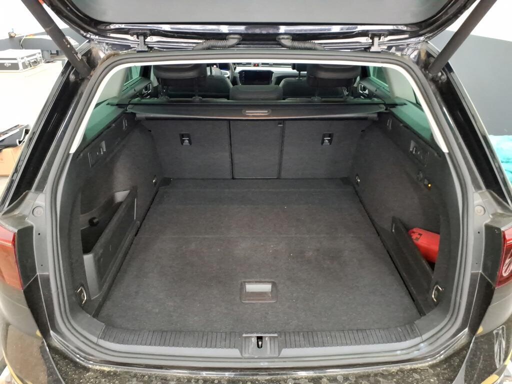 Volkswagen Passat - zdjęcie 8