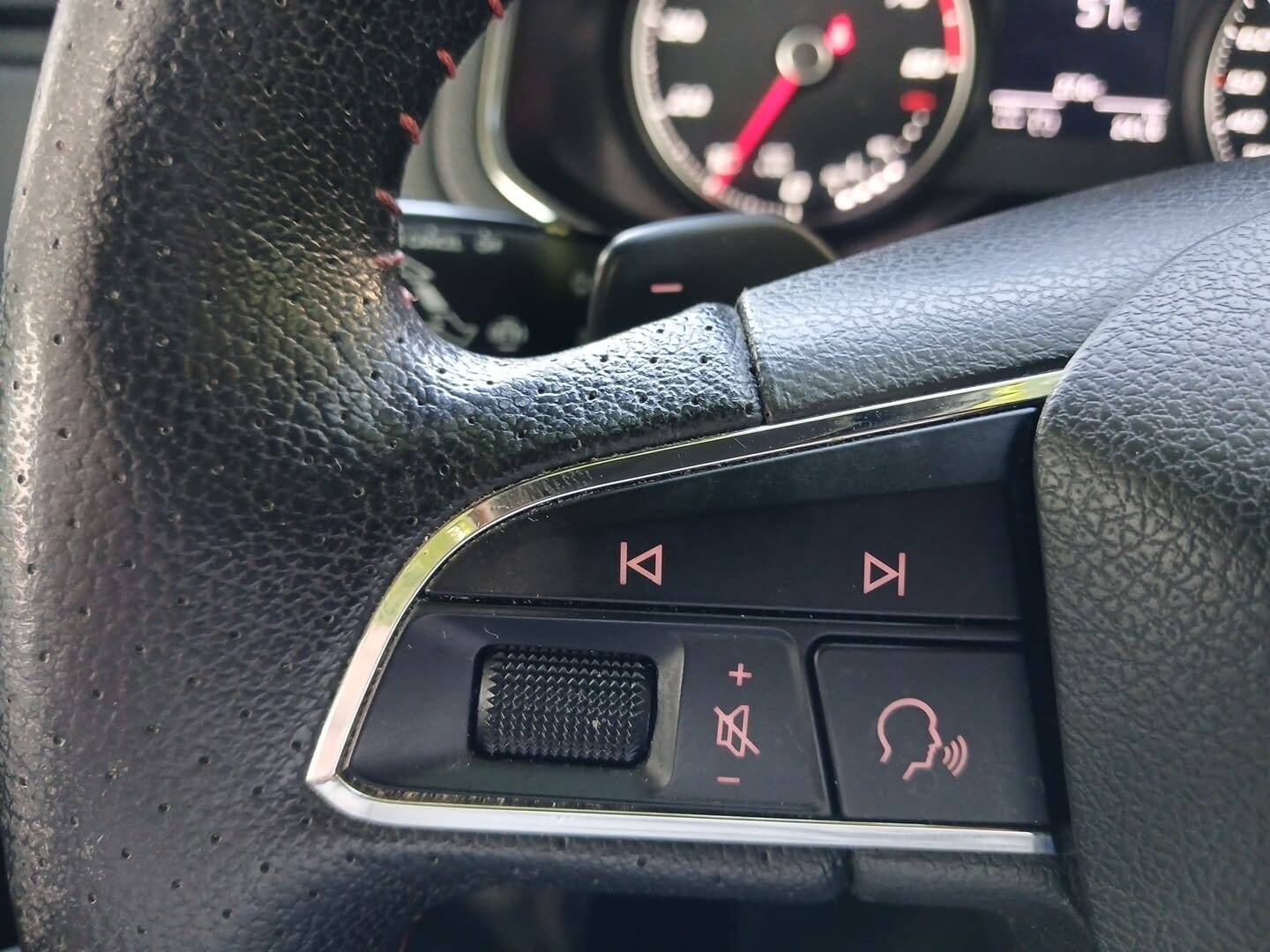 Seat Arona - zdjęcie 17