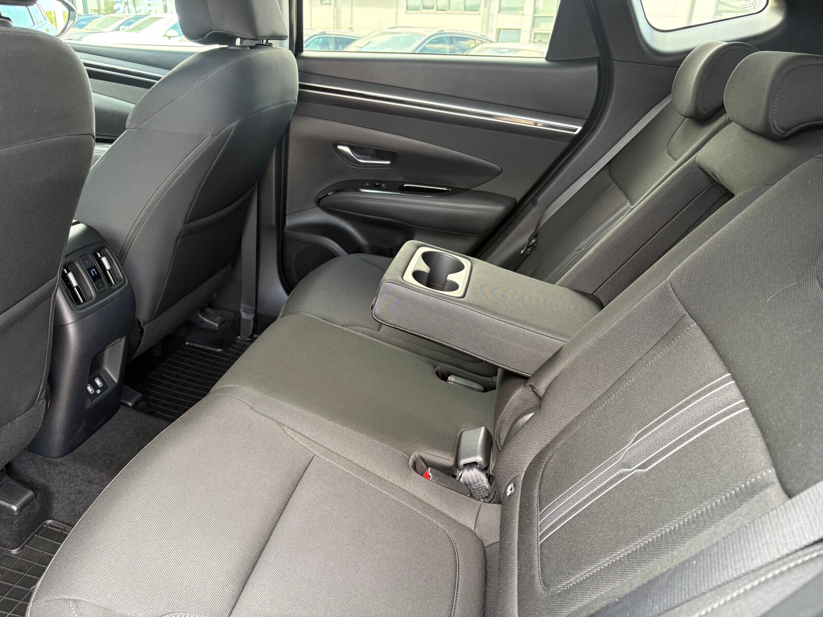 Hyundai Tucson - zdjęcie 14