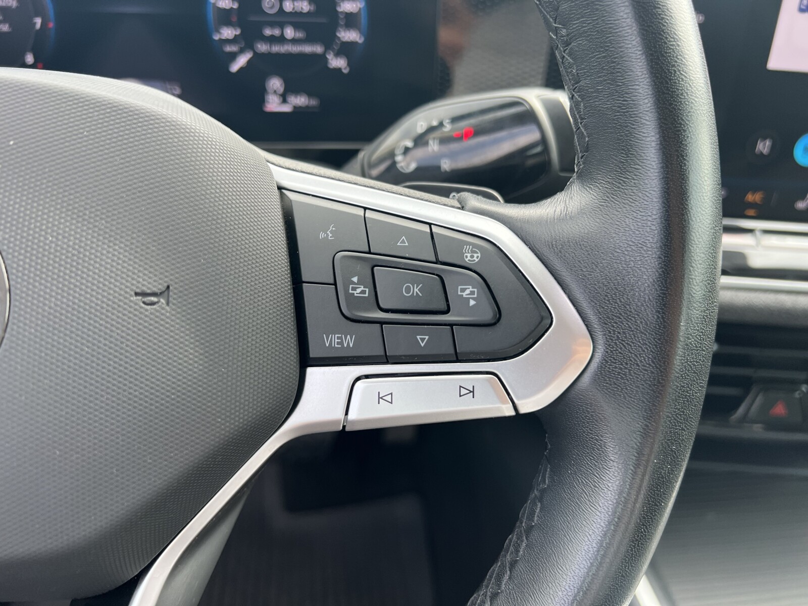 Volkswagen Passat - zdjęcie 16
