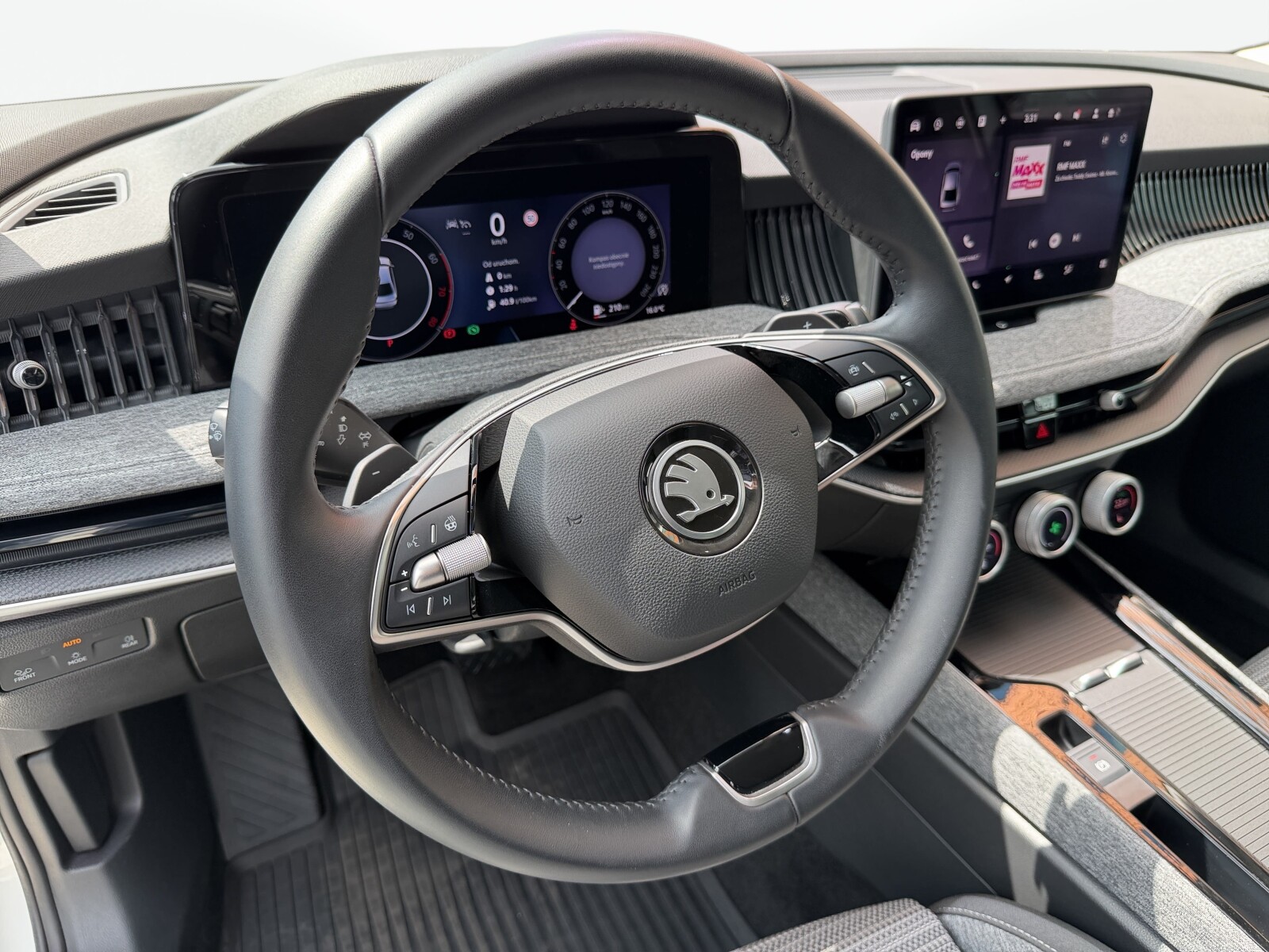 Škoda Superb - zdjęcie 11