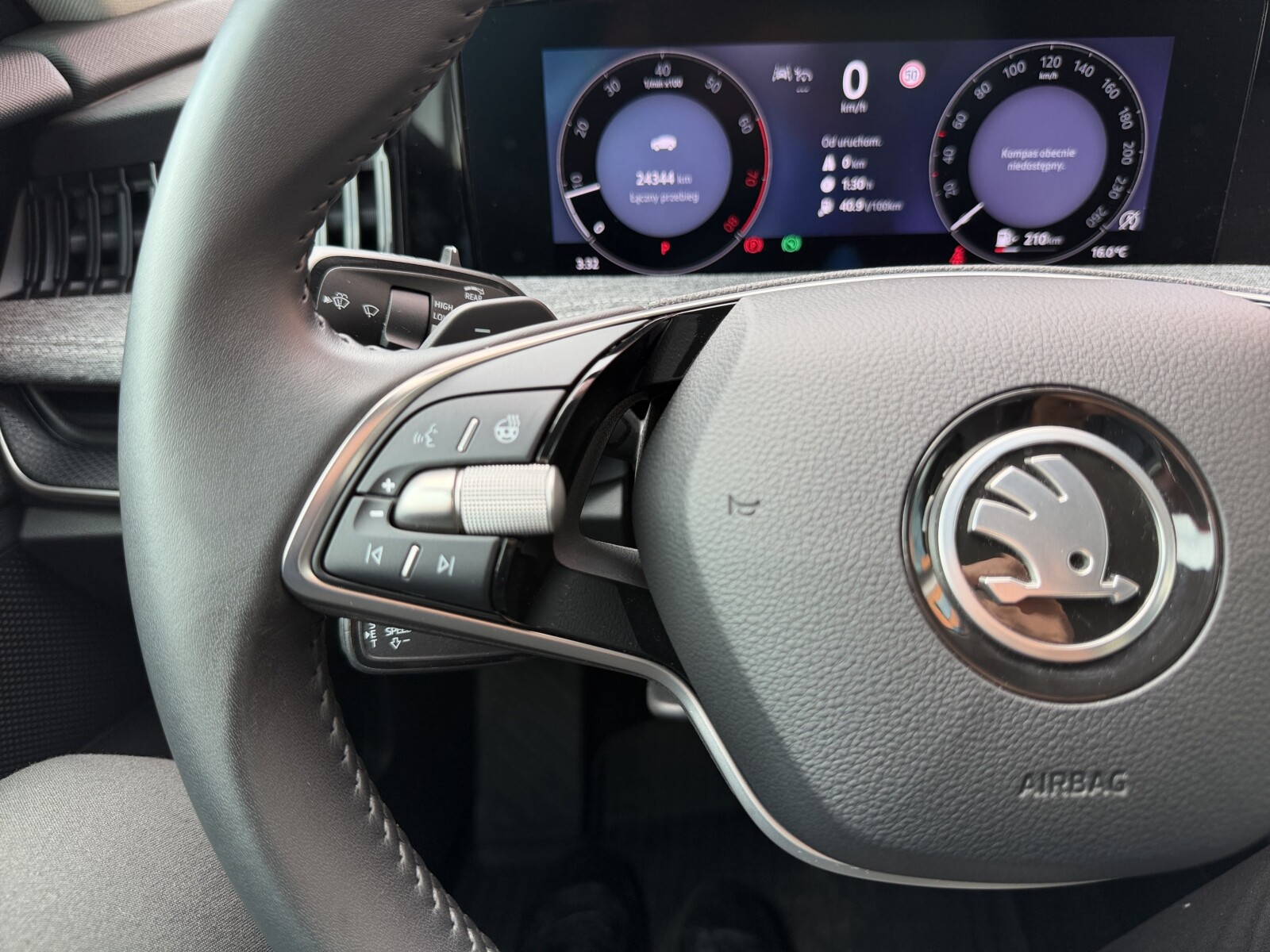 Škoda Superb - zdjęcie 17