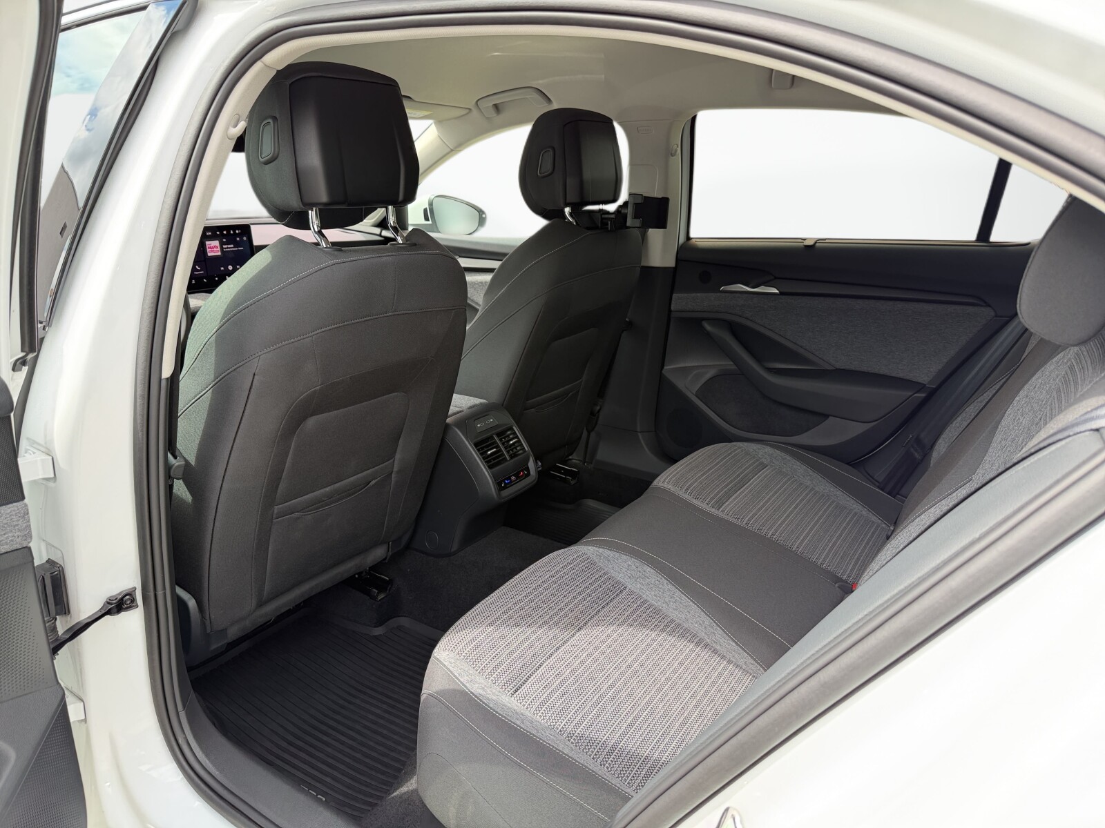 Škoda Superb - zdjęcie 34