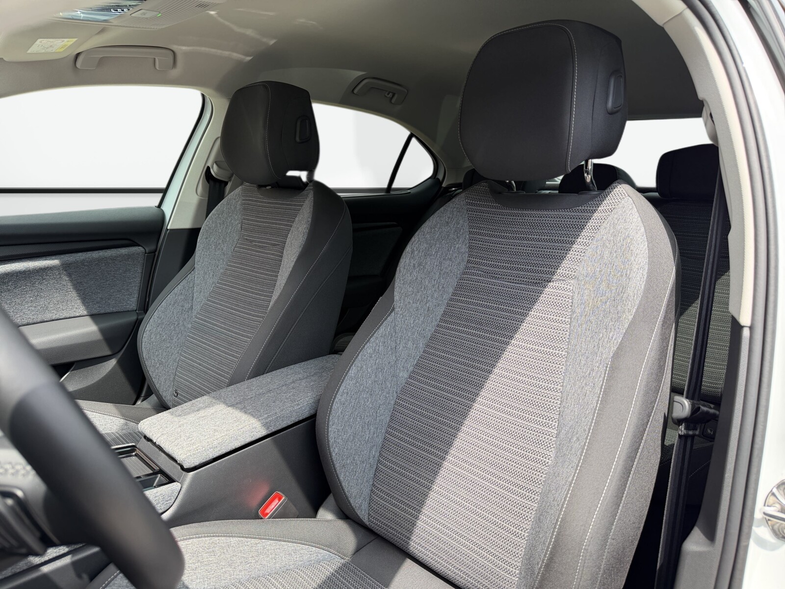 Škoda Superb - zdjęcie 12