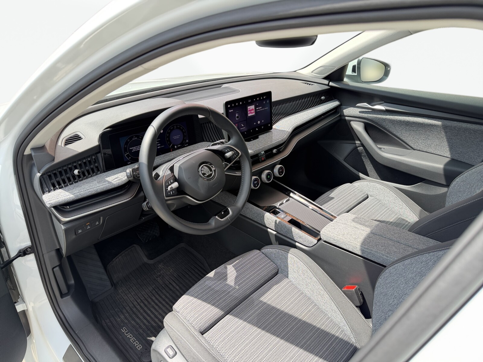Škoda Superb - zdjęcie 10