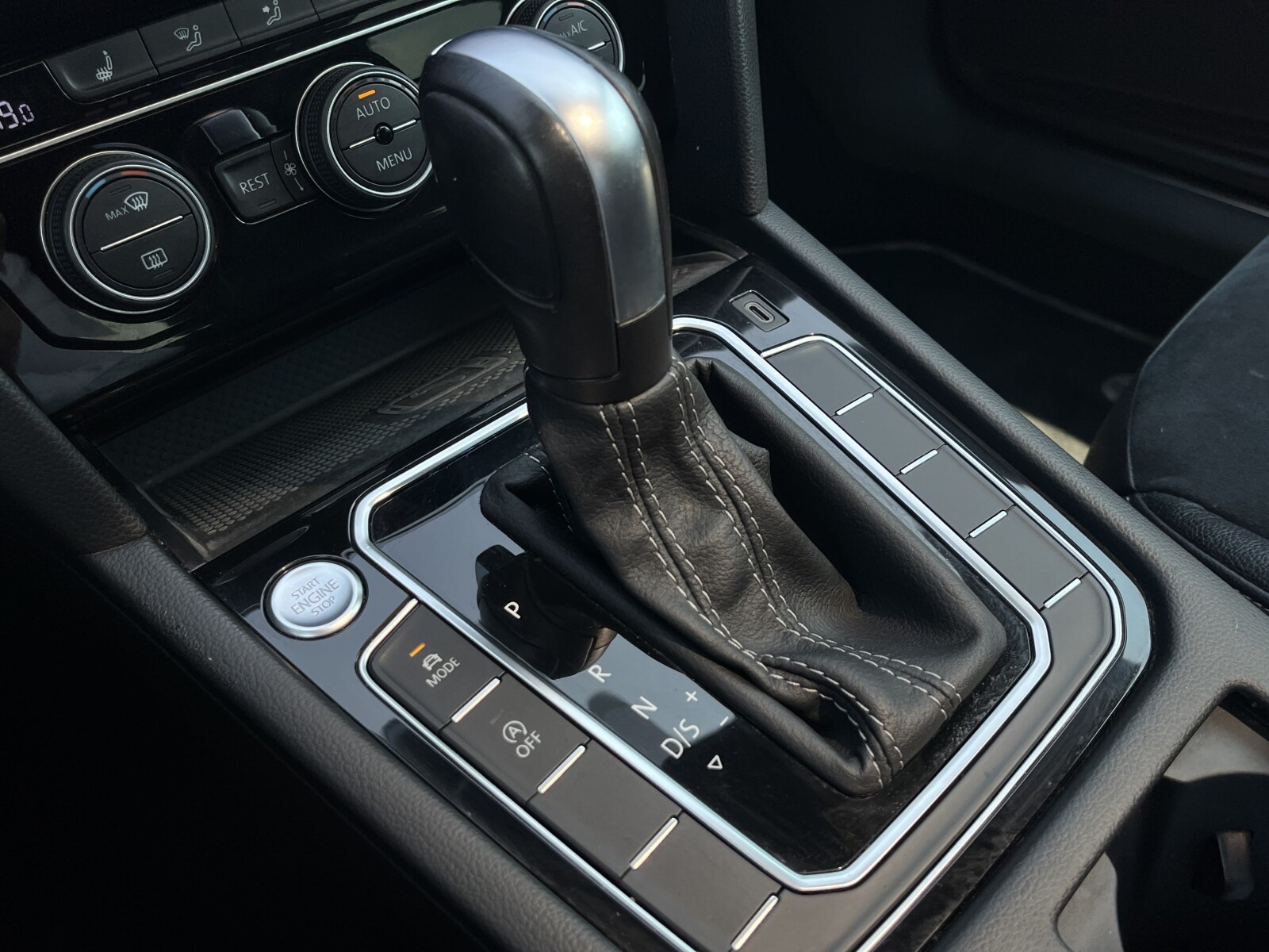 Volkswagen Arteon - zdjęcie 30