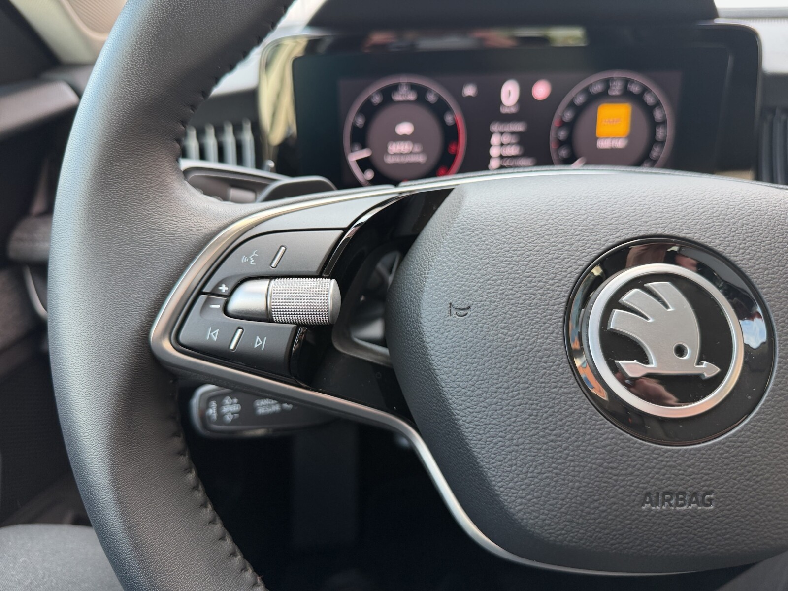 Škoda Superb - zdjęcie 17