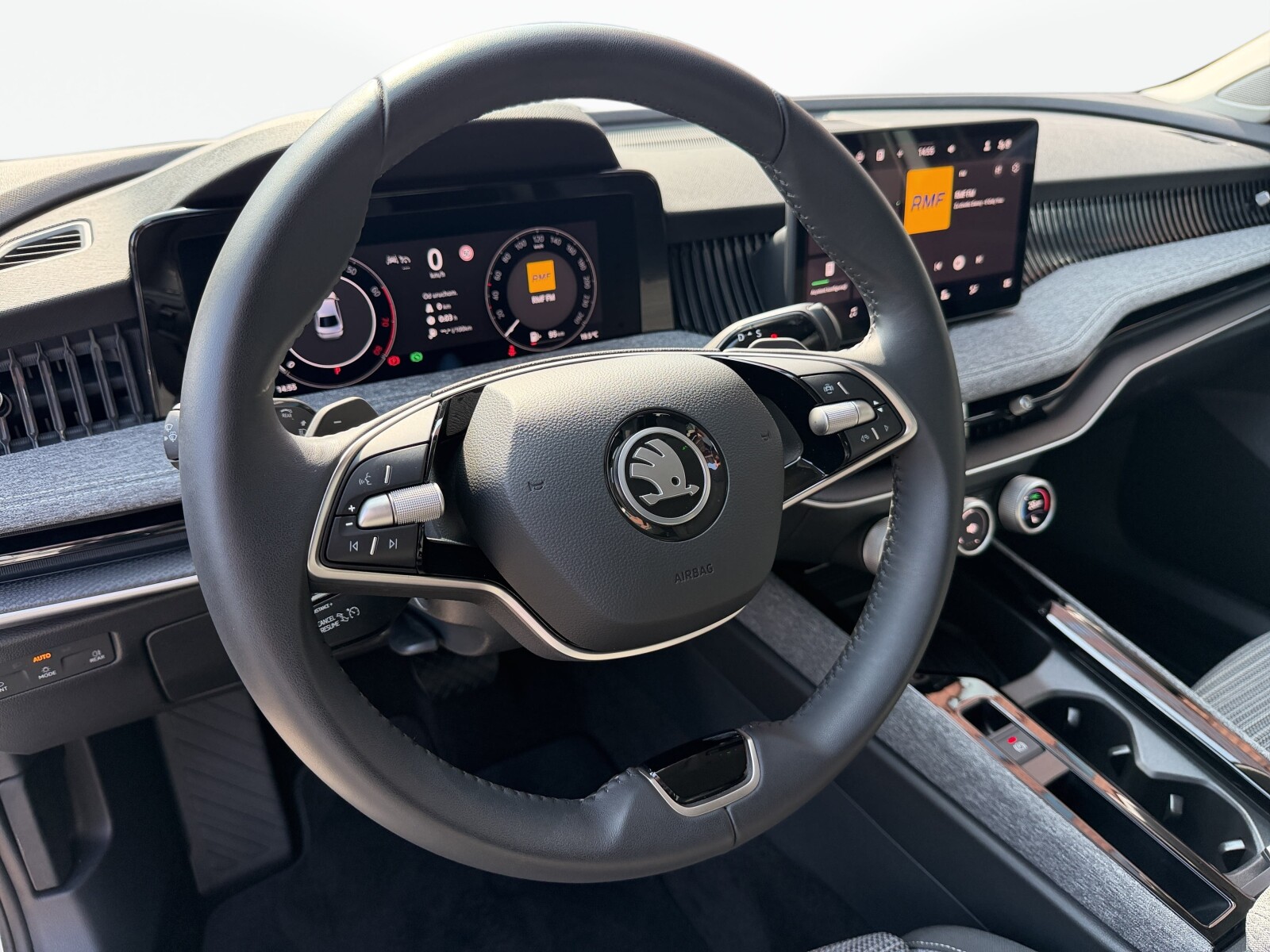 Škoda Superb - zdjęcie 11