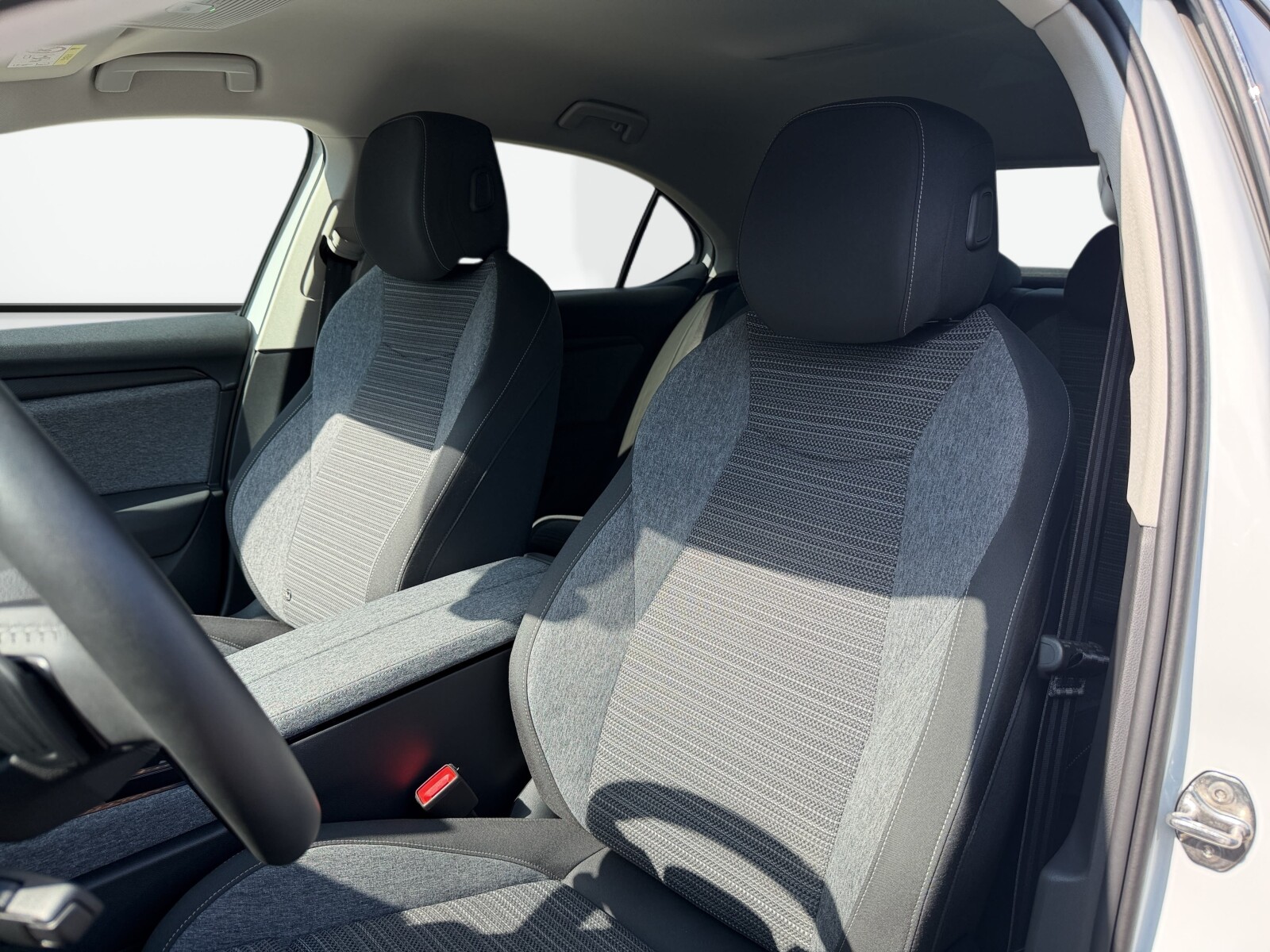 Škoda Superb - zdjęcie 12