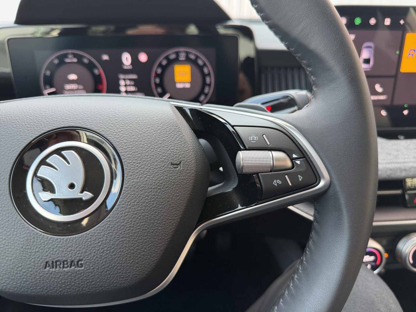 Škoda Superb - zdjęcie 18