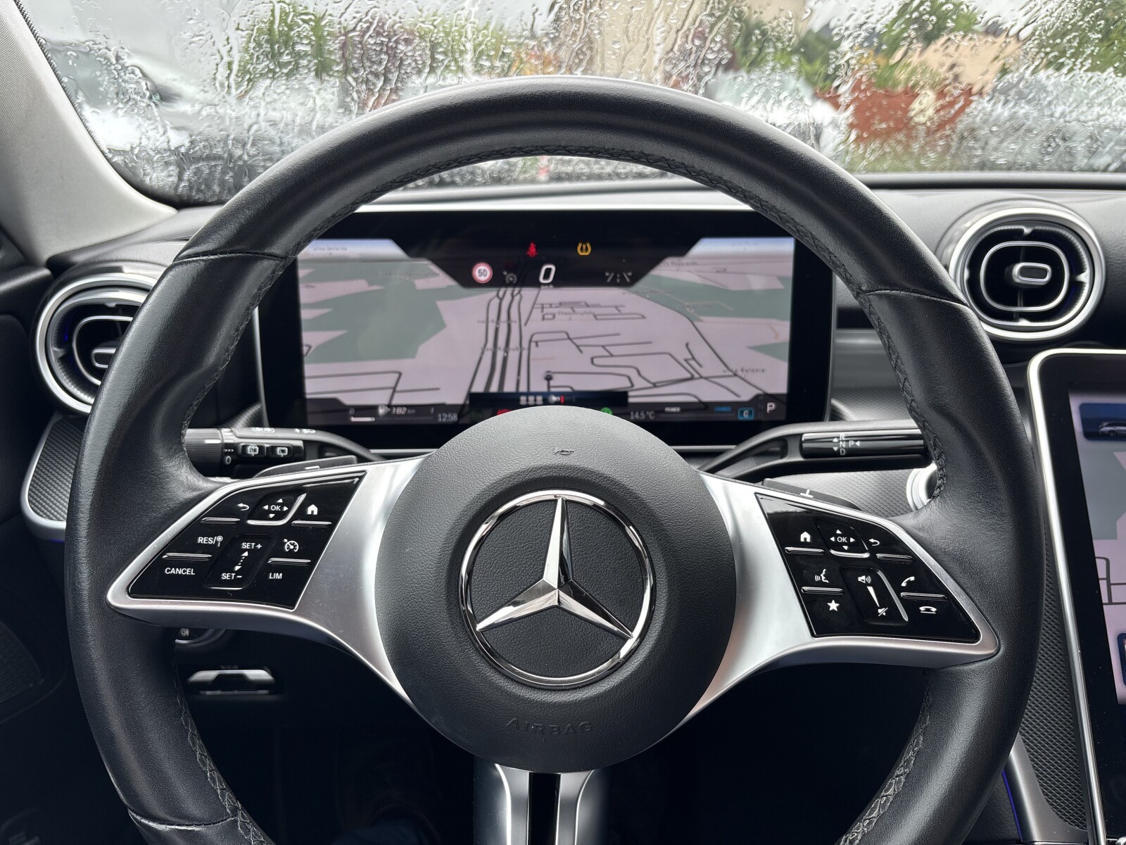 Mercedes-Benz C 200 - zdjęcie 18