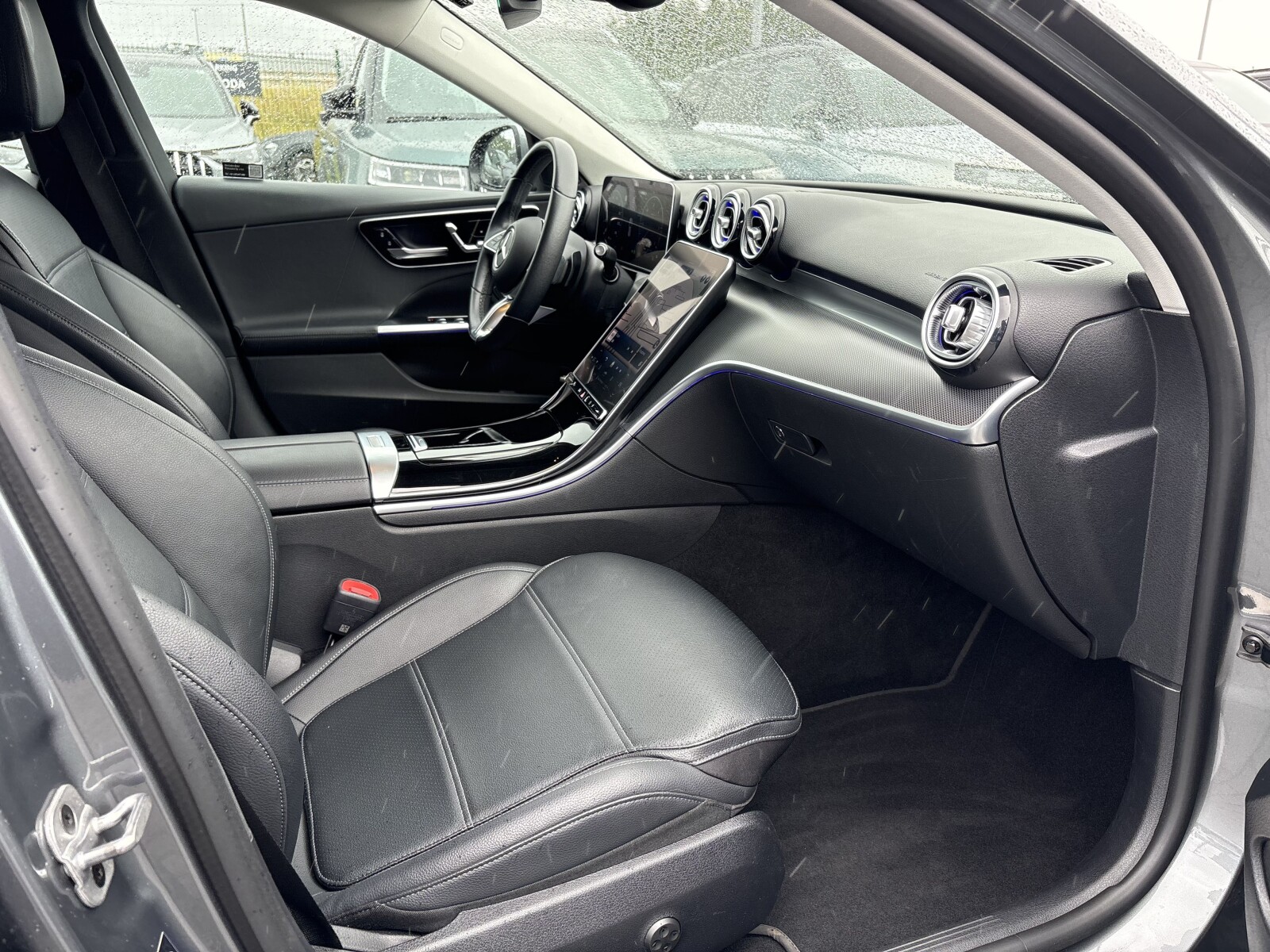 Mercedes-Benz C 200 - zdjęcie 12