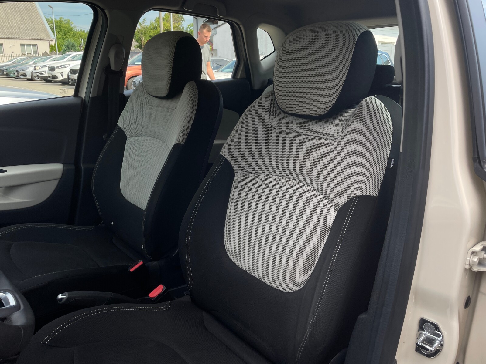 Renault Captur - zdjęcie 9