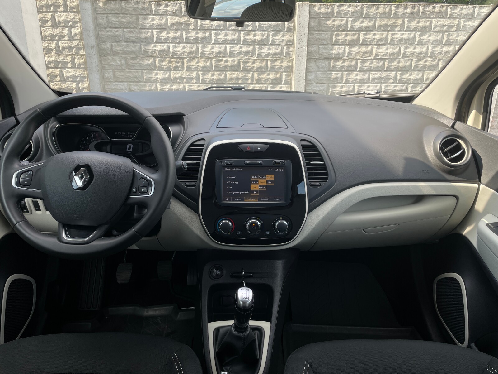 Renault Captur - zdjęcie 17
