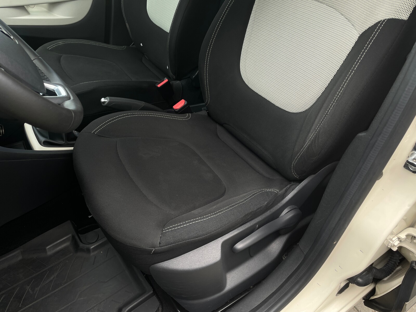 Renault Captur - zdjęcie 10