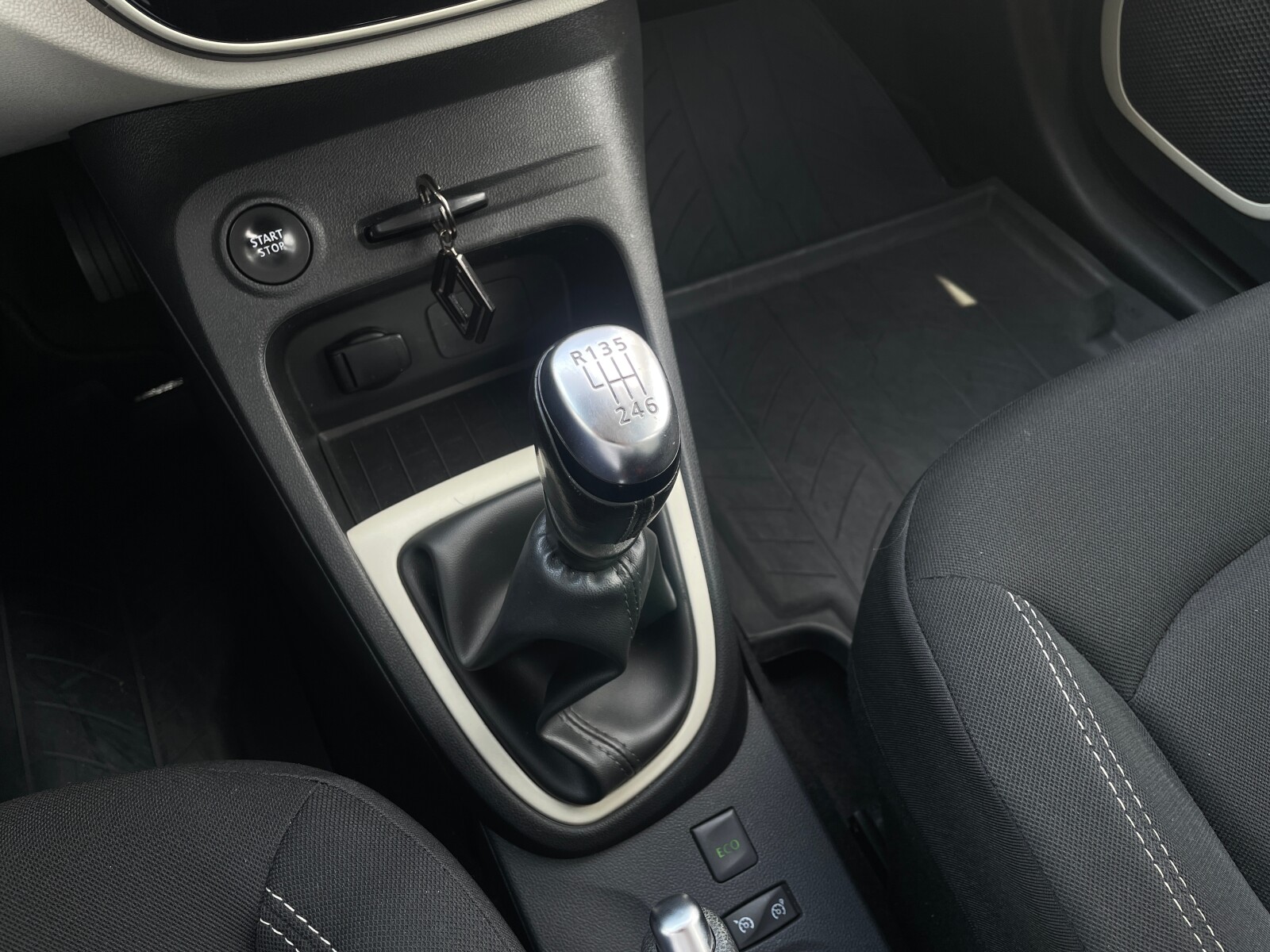 Renault Captur - zdjęcie 30