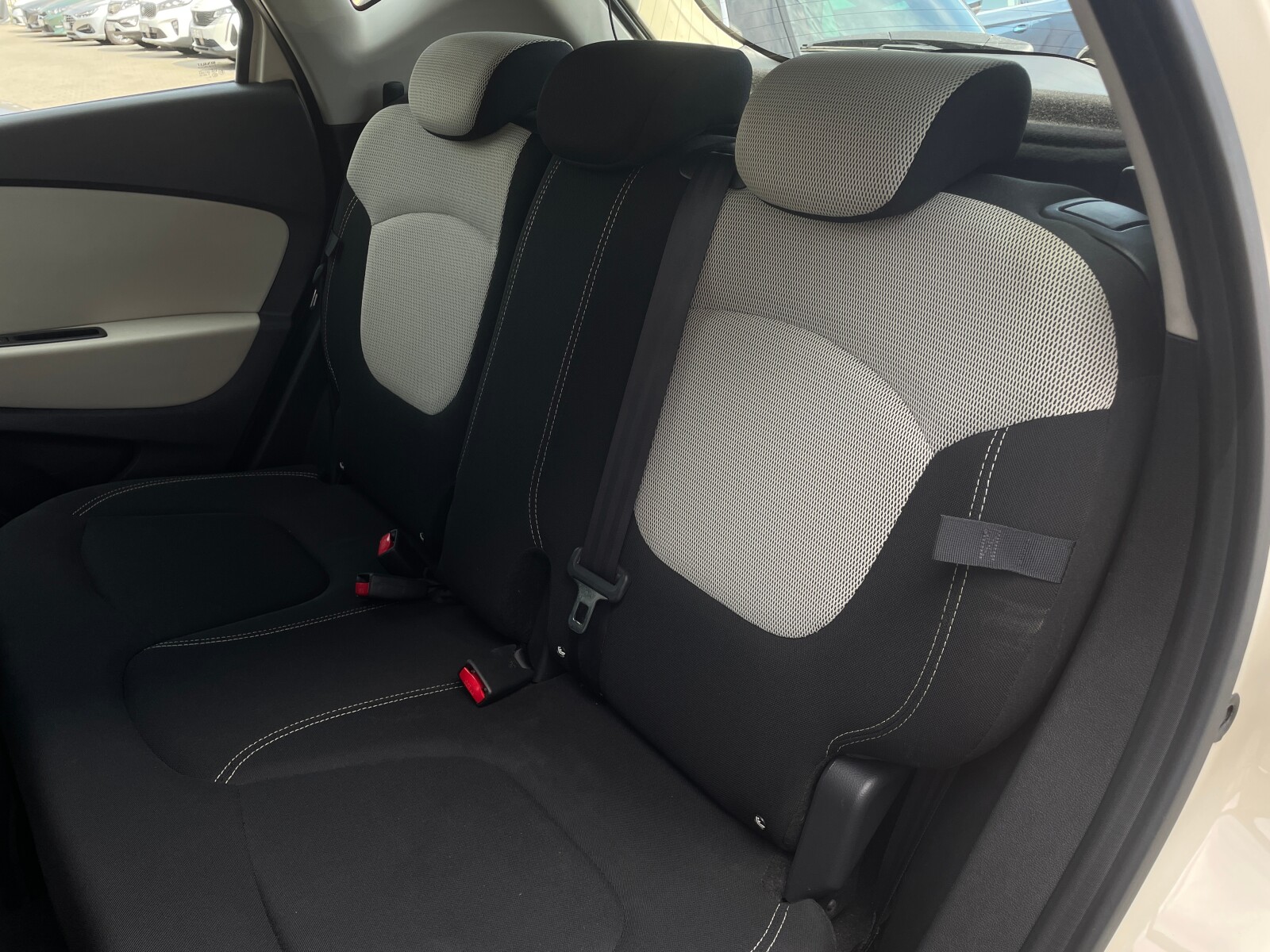 Renault Captur - zdjęcie 11