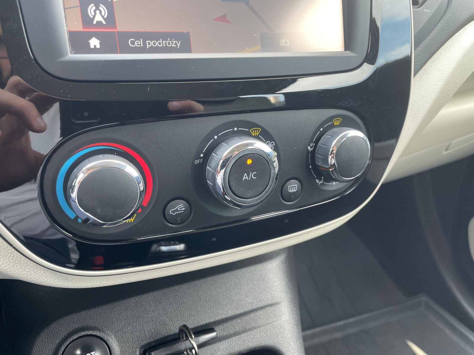 Renault Captur - zdjęcie 29