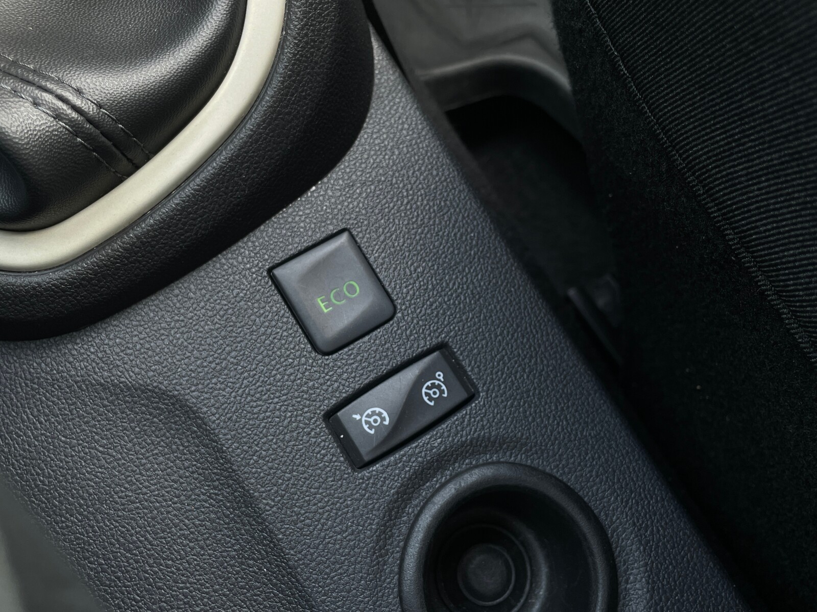 Renault Captur - zdjęcie 32