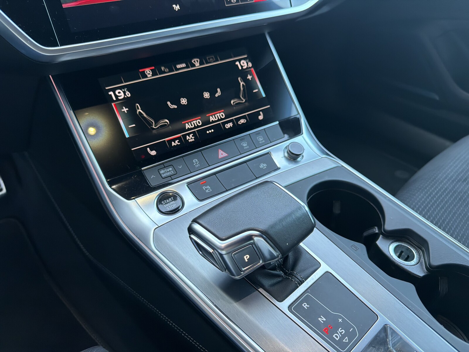 Audi A6 Avant - zdjęcie 25