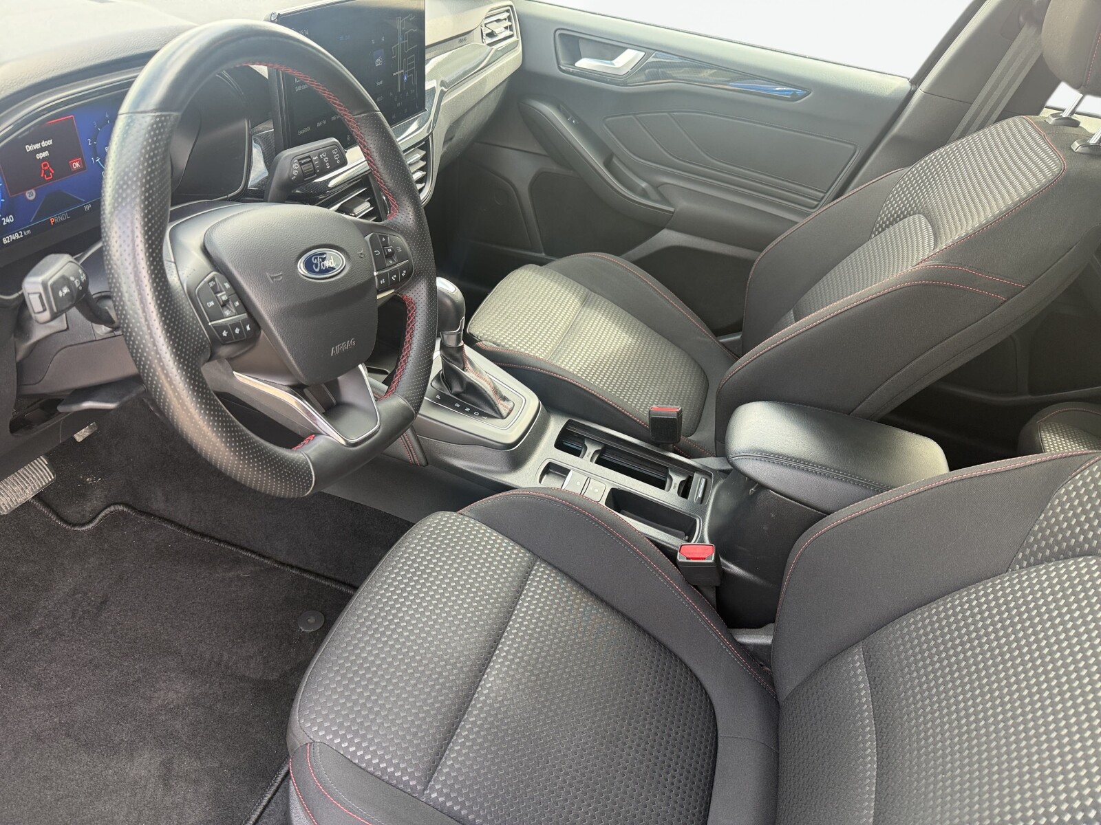Ford Focus - zdjęcie 9