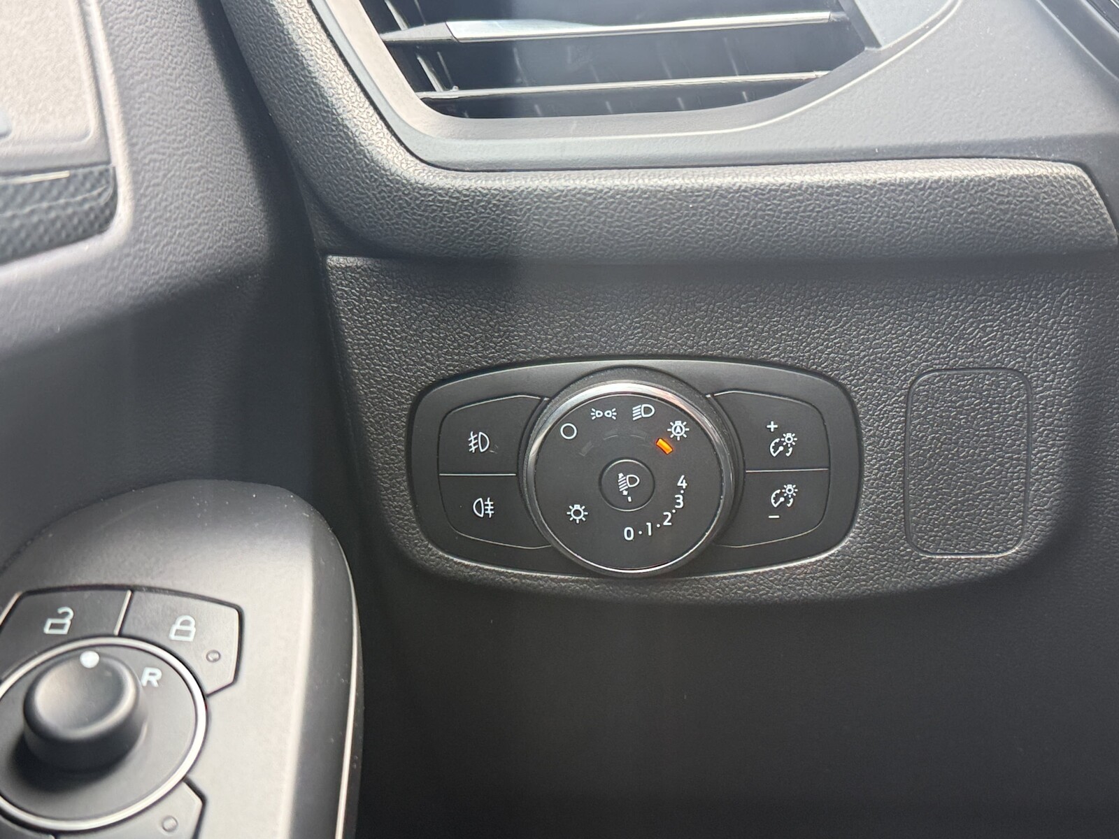 Ford Focus - zdjęcie 23