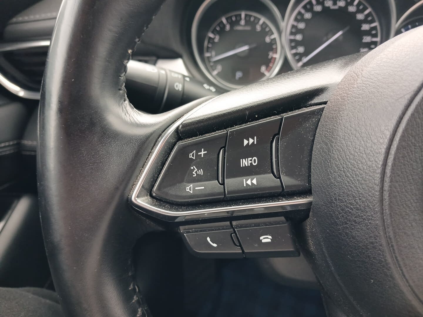 Mazda 6 - zdjęcie 13
