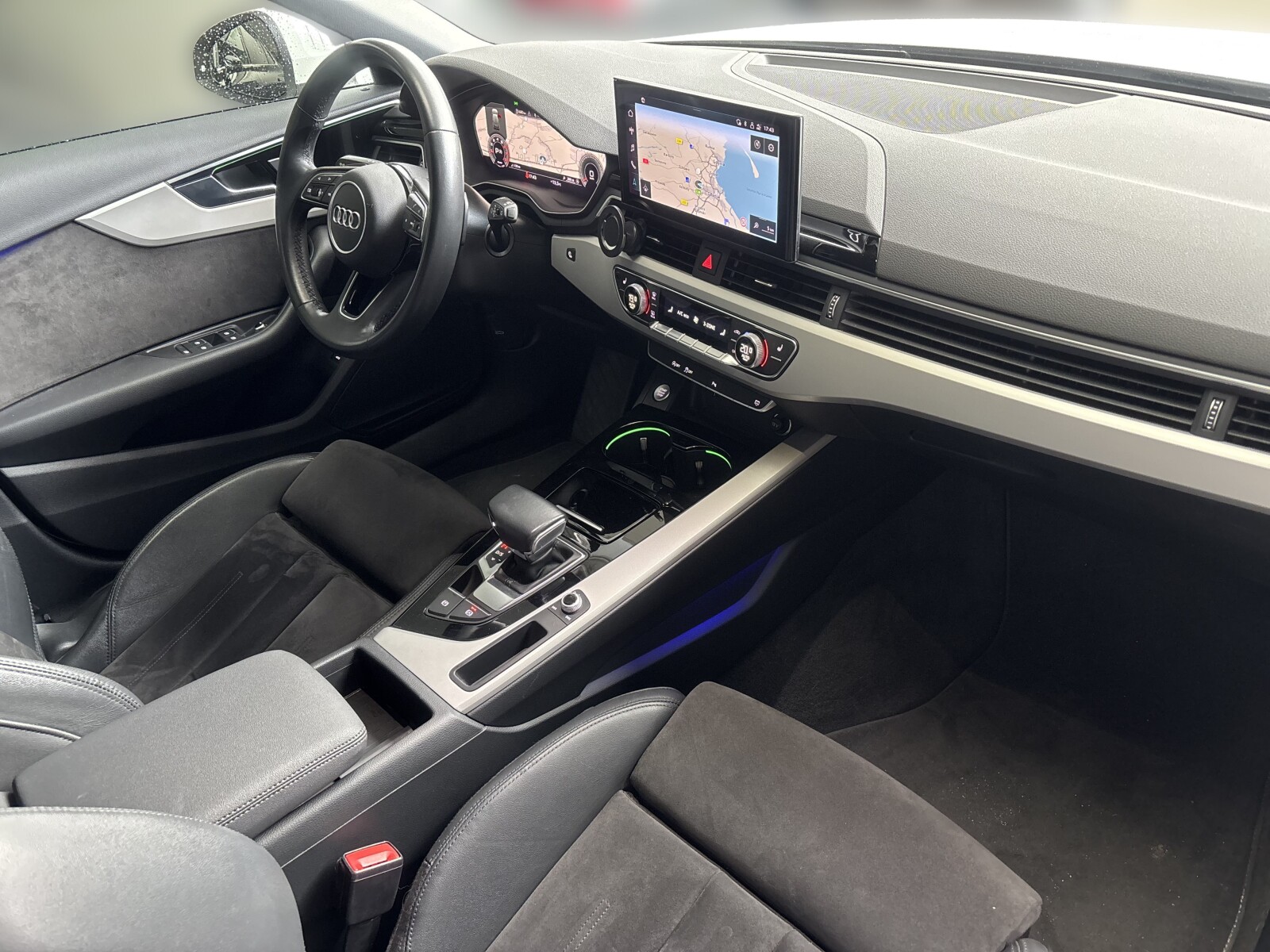 Audi A4 Avant - zdjęcie 30