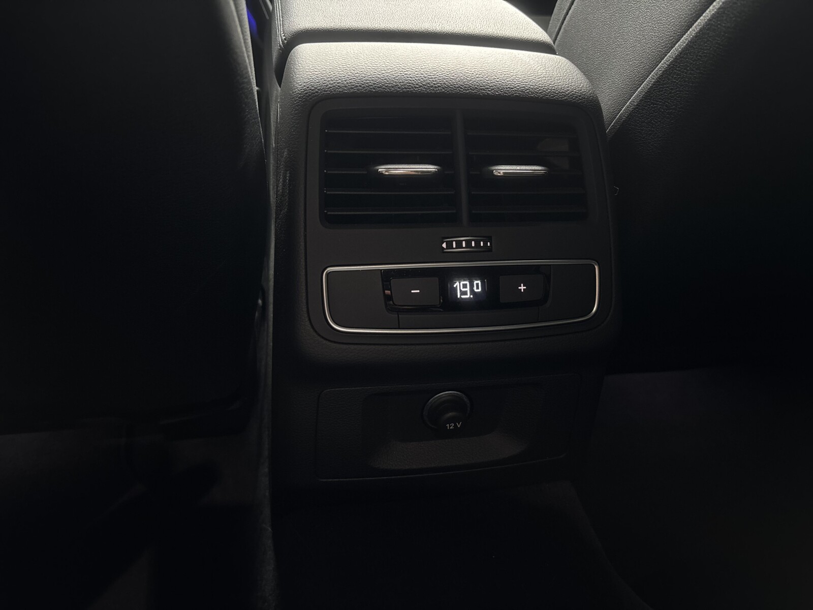 Audi A4 Avant - zdjęcie 26