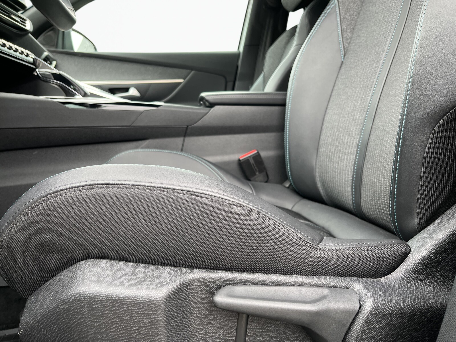Peugeot 3008 - zdjęcie 12