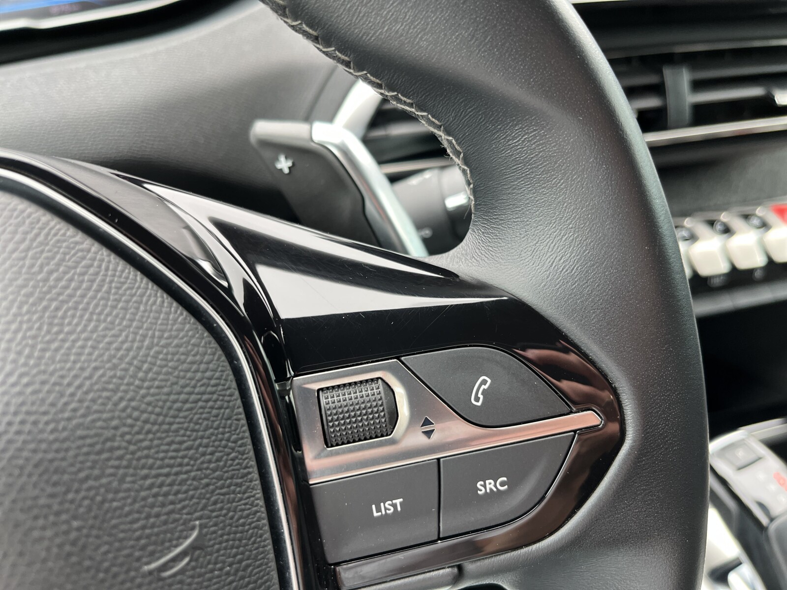 Peugeot 3008 - zdjęcie 25