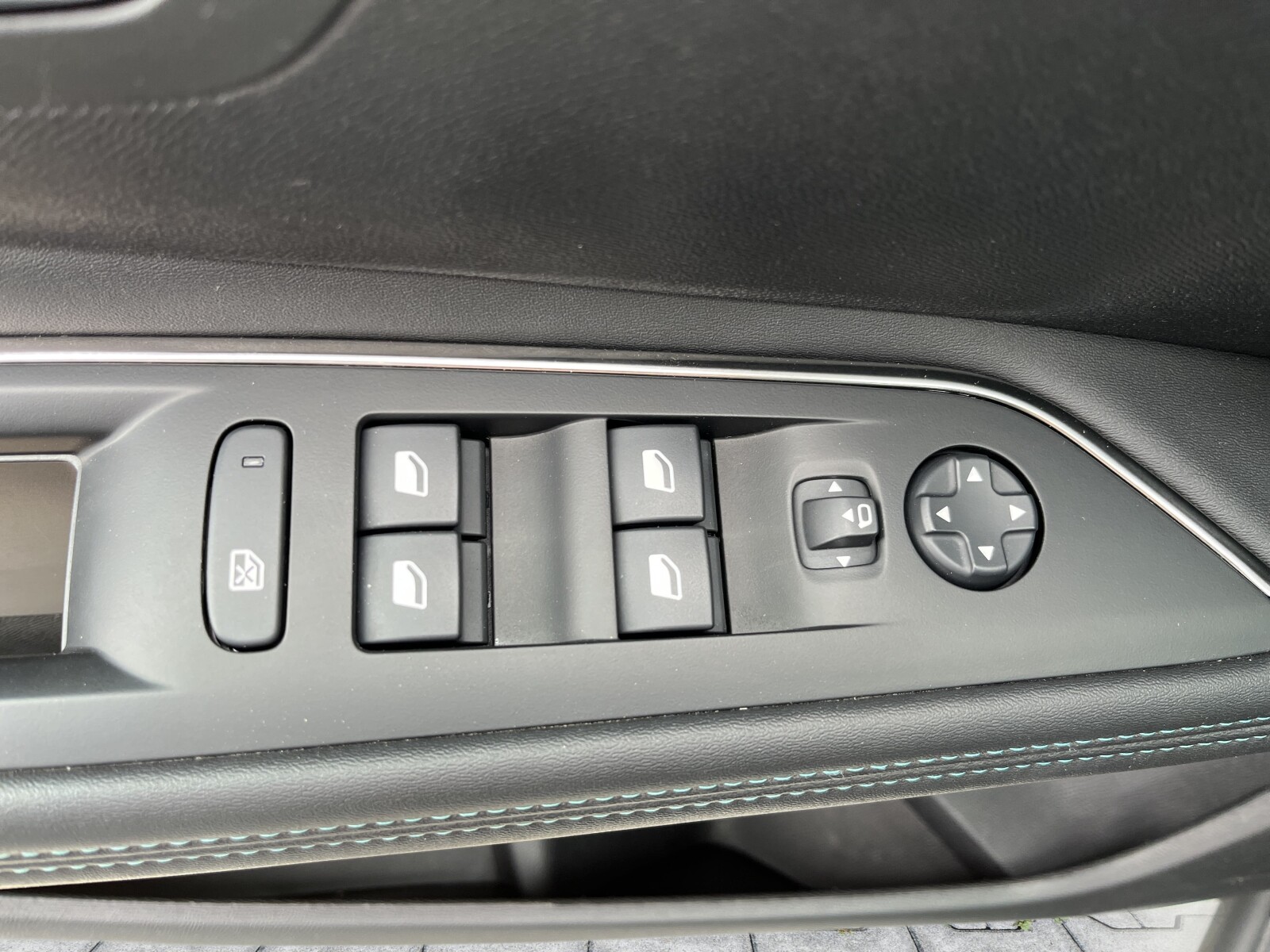Peugeot 3008 - zdjęcie 10