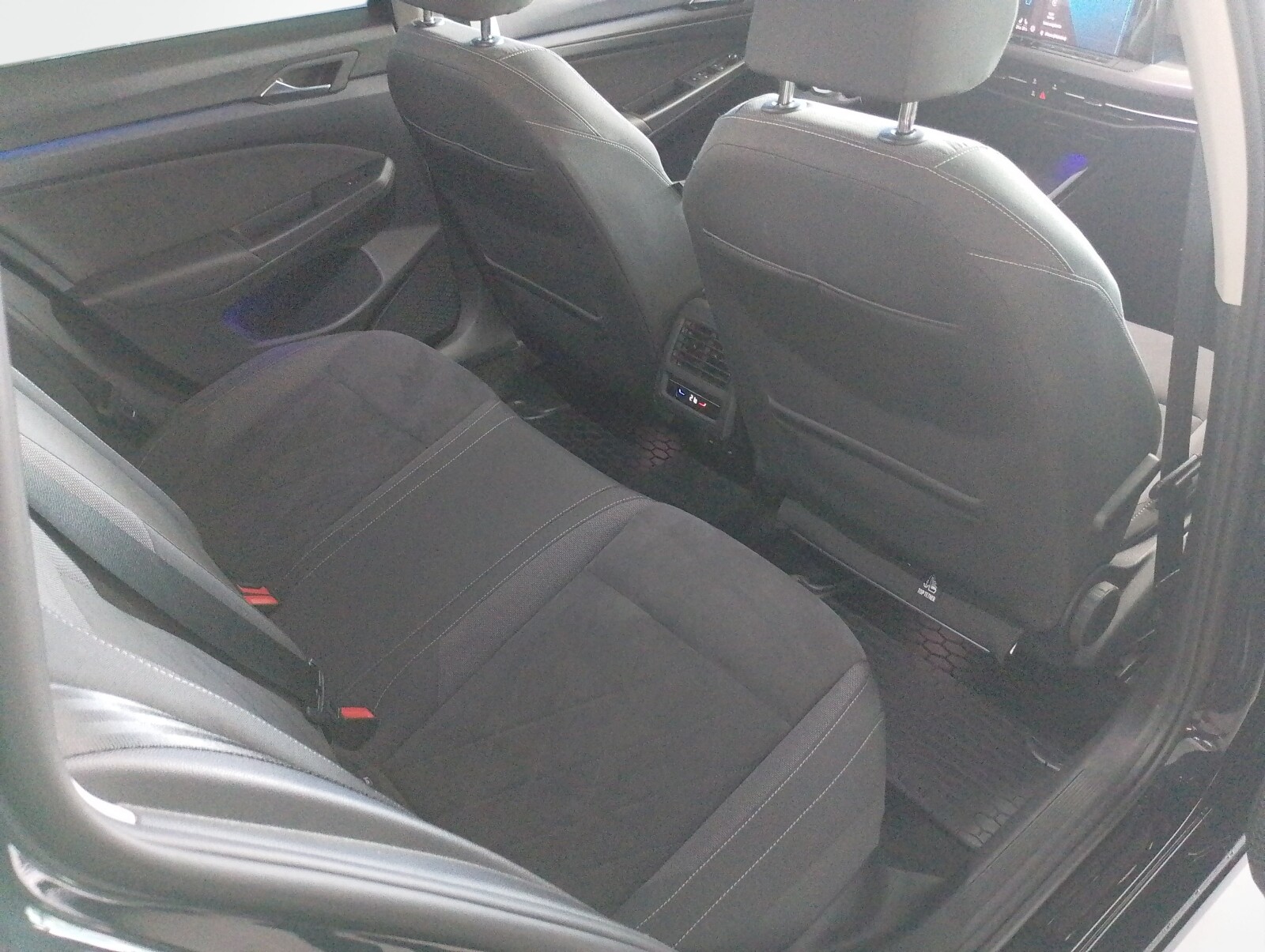 Volkswagen Golf Variant - zdjęcie 15