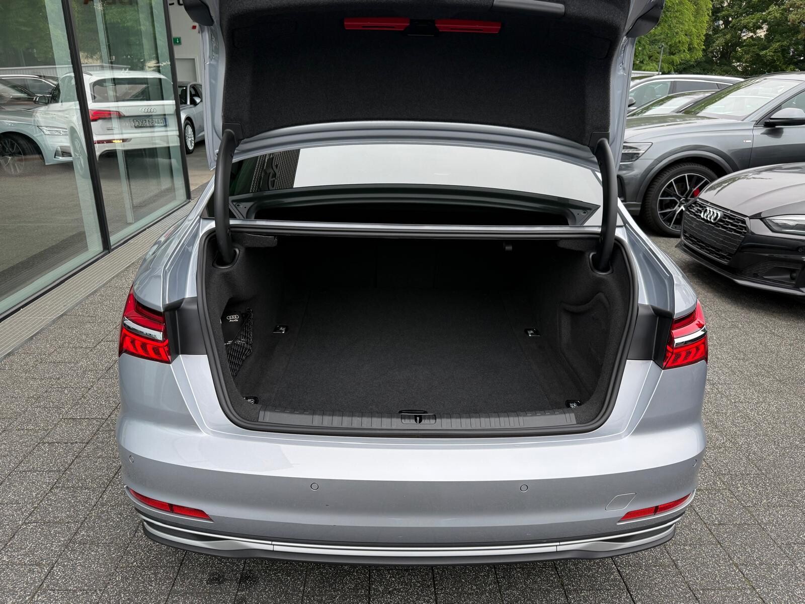 Audi A6 Limousine - zdjęcie 11