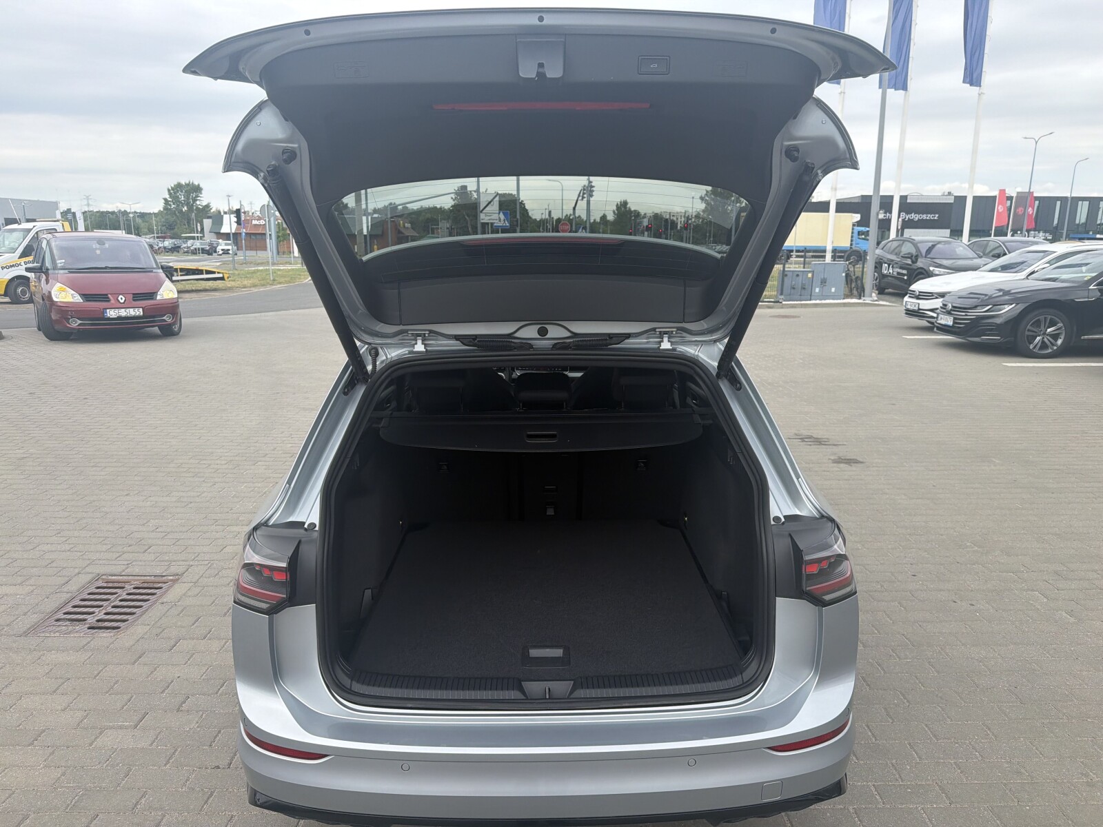 Volkswagen Golf Variant - zdjęcie 29