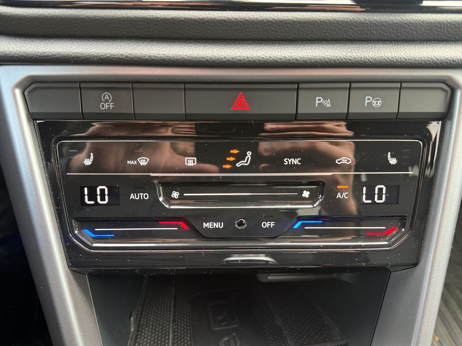 Volkswagen T-Roc - zdjęcie 19