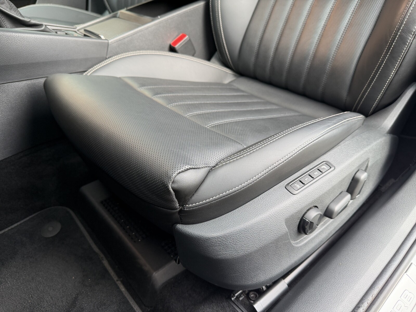 Škoda Superb - zdjęcie 13