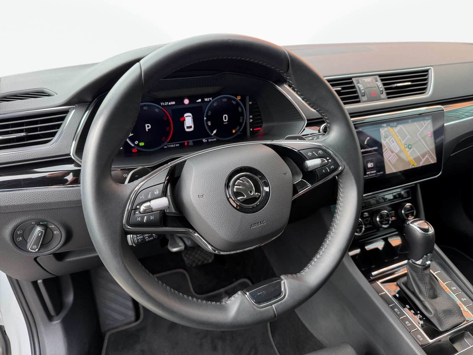 Škoda Superb - zdjęcie 11