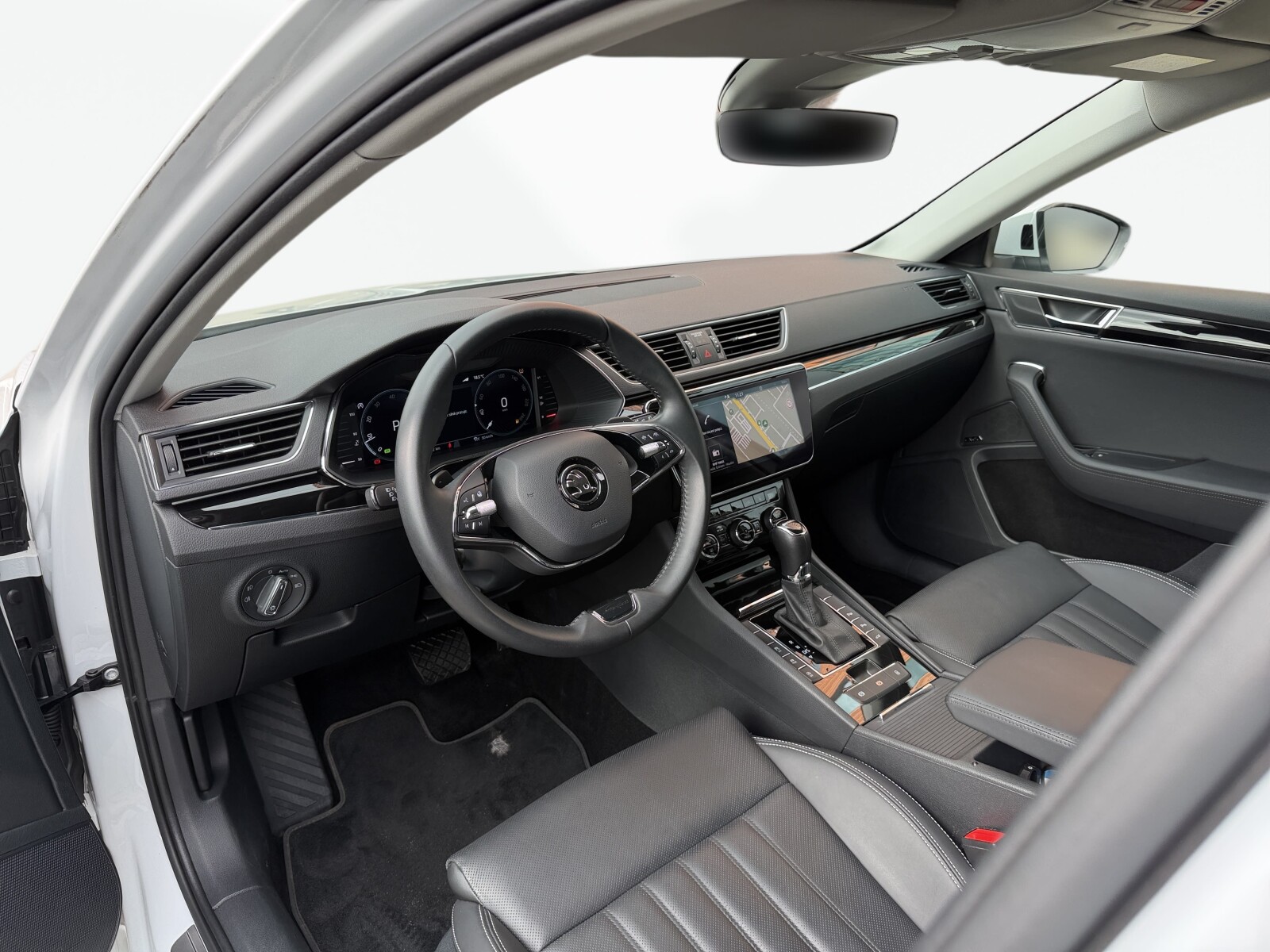 Škoda Superb - zdjęcie 10