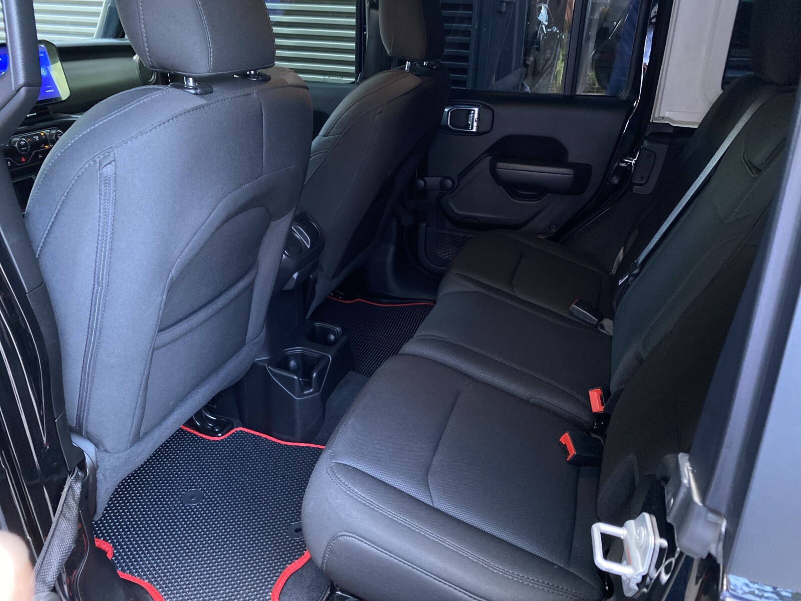 Jeep Wrangler - zdjęcie 17